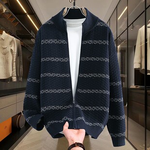 藏青色撞色条纹针织毛衣男款秋季韩系穿搭上衣轻熟风立领开衫外套