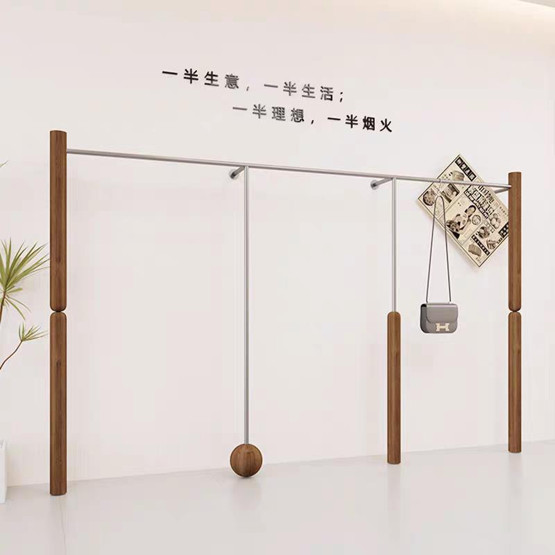 服装店展示架上墙挂衣架不锈钢银配木纹色陈列架女装店壁挂式货架