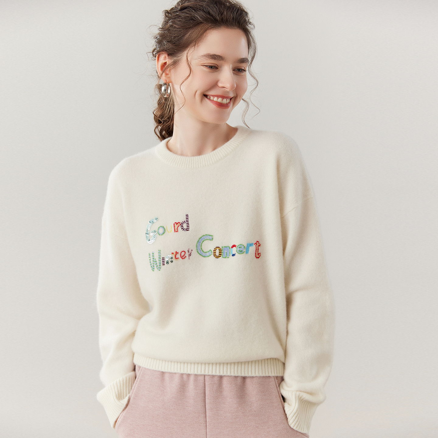 彩色绣珠圆领羊绒衫女秋冬7针加厚落肩袖毛衣休闲时尚羊毛针织衫