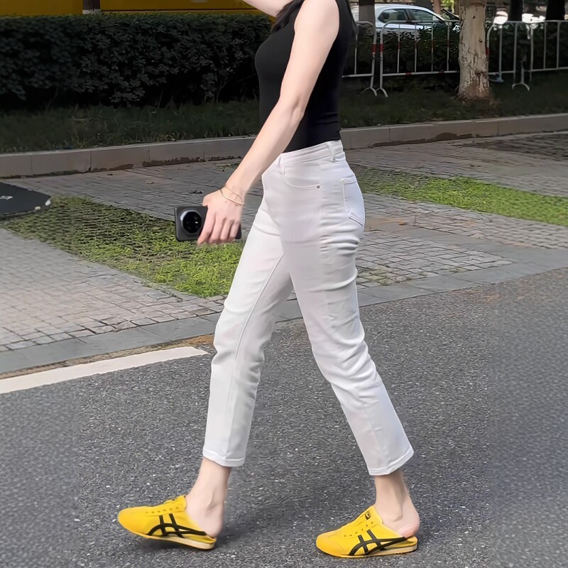 白色高腰直筒显瘦九分牛仔裤女