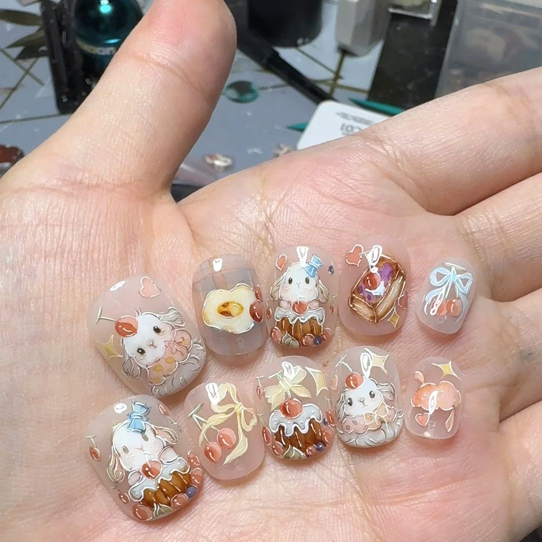 秋冬洛可可栗子蛋糕樱桃兔可爱卡通穿戴贴片显白短款可拆卸手绘风