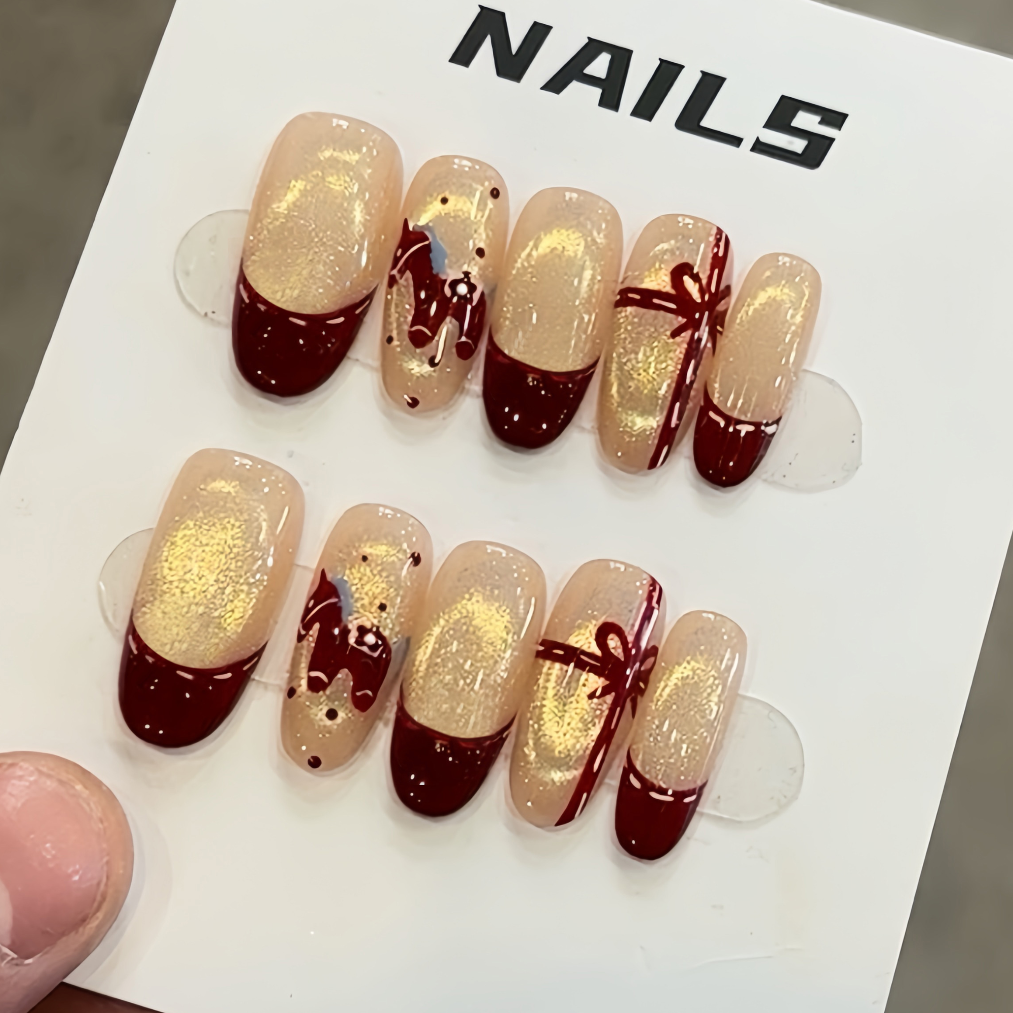 新年爆款红色小马猫眼手工穿戴甲片2025新款高级感秋冬美甲贴片,彩妆/香水/美妆工具,穿戴甲/甲片,淘宝优惠券,粉丝福利购,淘宝优惠卷