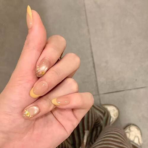 手工穿戴甲 冬日黄色法式猫眼短款 显白百搭 学生ins风格干花美甲