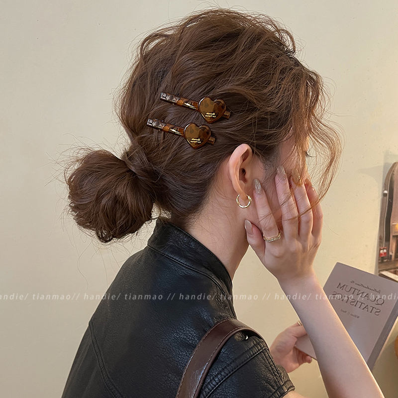 氛围感满满的~豹纹爱心刘海夹