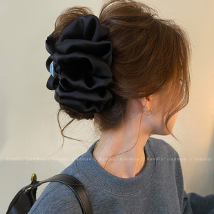 韩系缎面云朵头发抓夹女2025新款高级感鲨鱼夹大号显发量发夹发饰