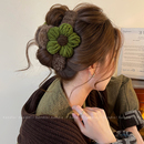 秋冬毛线花朵发夹抓夹女高级感2025新款 后脑勺盘发鲨鱼夹大号发饰