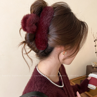 秋冬鲨鱼夹发量多毛毛抓夹女高级感2025新款超大号后脑勺毛绒发夹