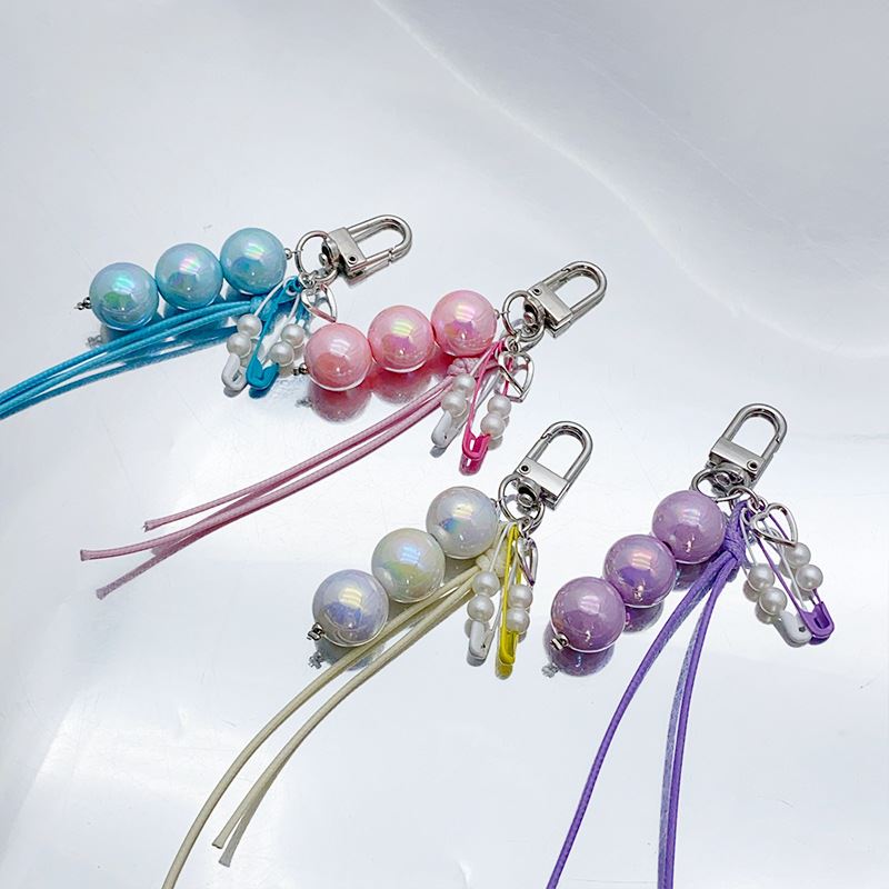 原创多巴胺彩色串珠别针皮绳钥匙扣精致手机壳挂件卡册挂饰女