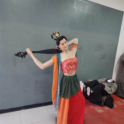 敦煌飞天仙女蜡像