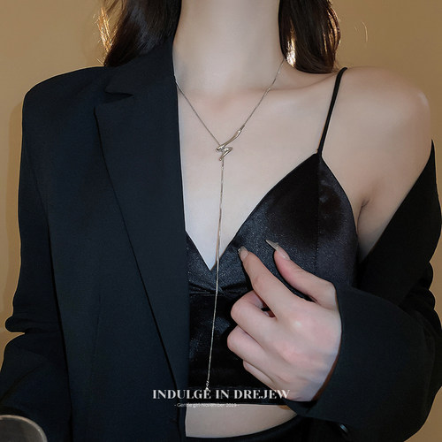 长款抽拉式项链女2026新款锁骨链轻奢小众高级颈链毛衣链配饰胸链