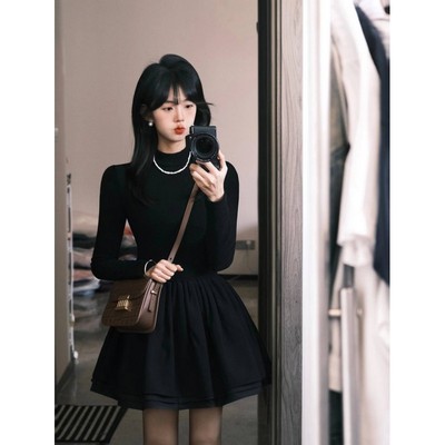 纯欲黑色长袖连衣裙子女收腰显瘦气质设计高级感内搭蓬蓬短裙秋冬