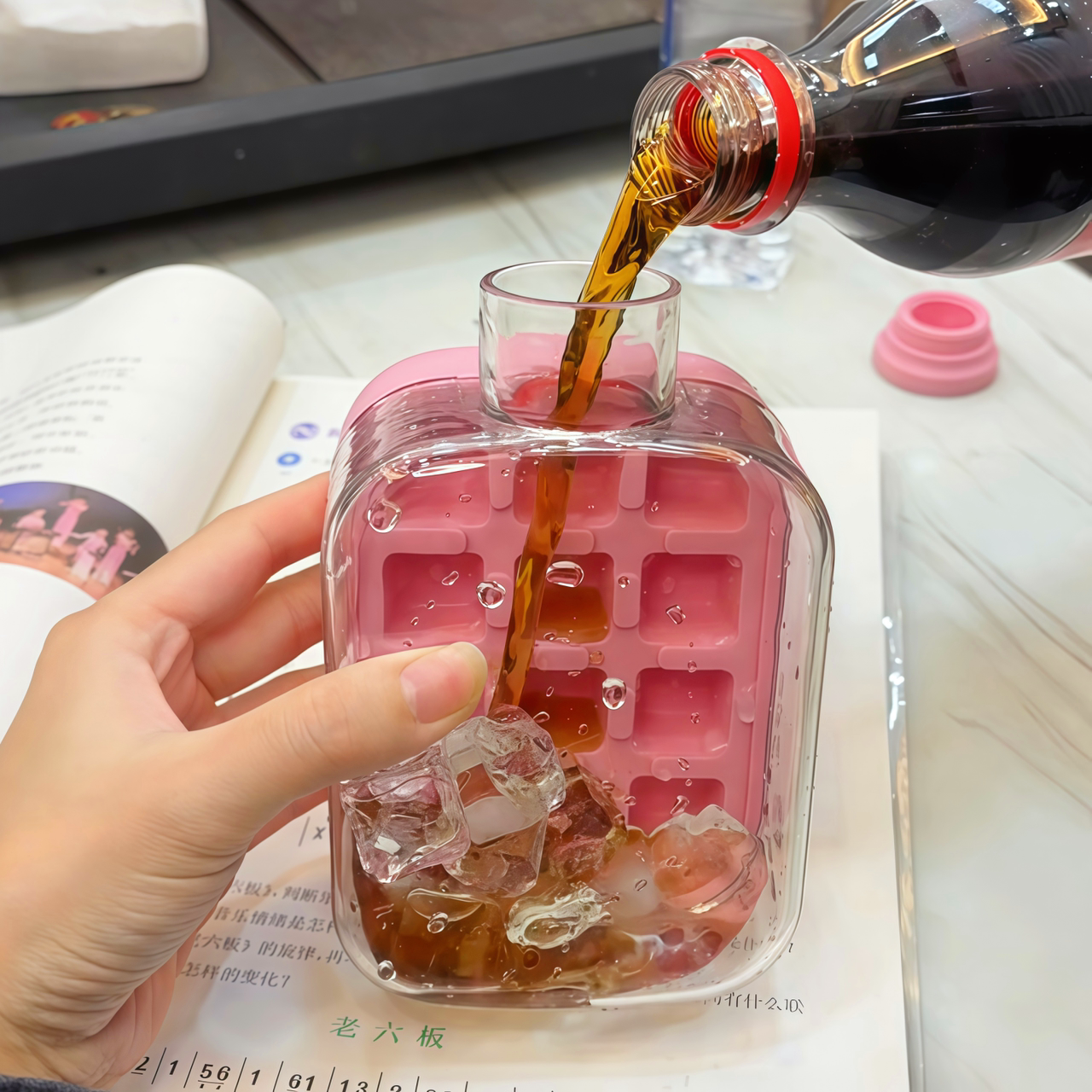 冰格水杯便携吸管水壶自制冰块模具硅胶制居家冰盒冰块饮料杯子