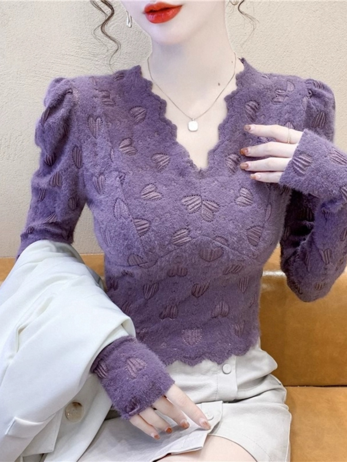紫色蕾丝打底衫女秋冬欧货v领花边修身上衣磨毛加厚立体印花内搭