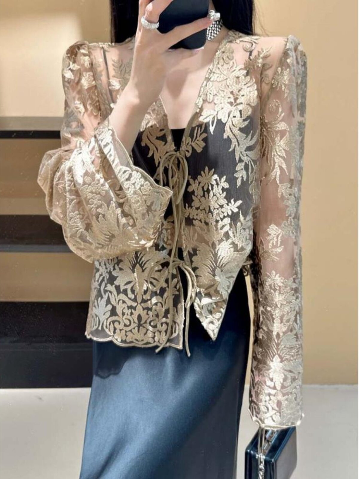 新中式V领刺绣防晒开衫女夏季国风配裙子外搭小披肩透气薄纱罩衫