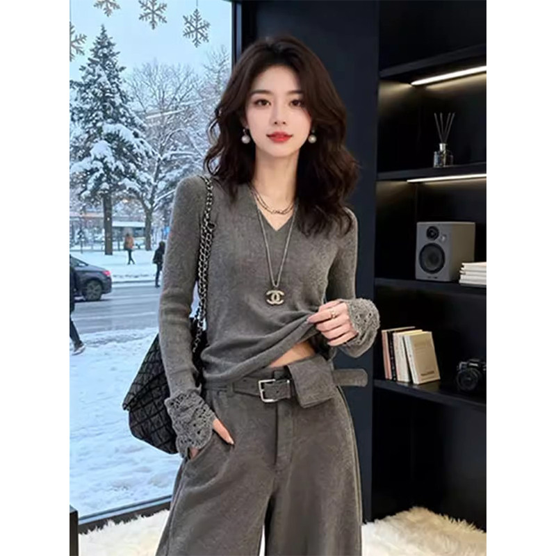 灰色V领蕾丝拼接针织衫女春秋欧货修身长袖套头打底衫百搭款上衣