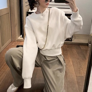 白色套头短款卫衣女士春秋季欧货加绒加厚宽松长袖圆领高腰上衣