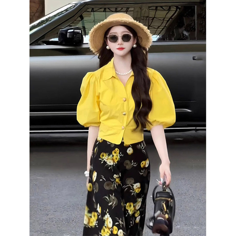 黄色翻领短款泡泡袖衬衫女夏季欧货灯笼袖衬衣碎花半身裙两件套装