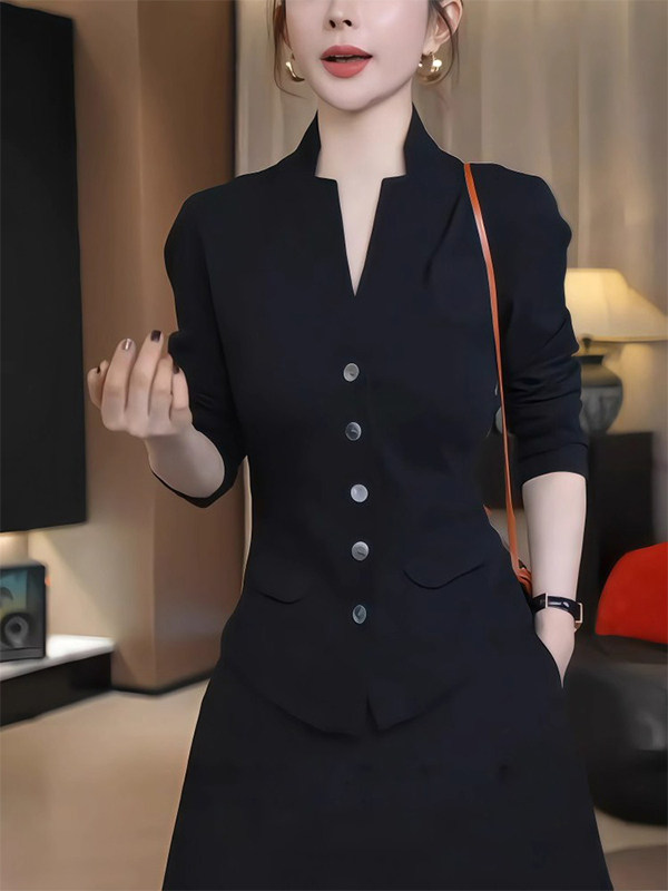 黑色V领立领长袖短外套女春秋欧货名媛风修身显瘦高级感纽扣上衣
