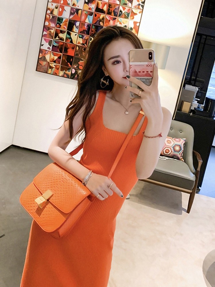 针织吊带连衣裙为妇女欧洲春秋季紧身橙色冰丝绸中长裙性感内臀紧