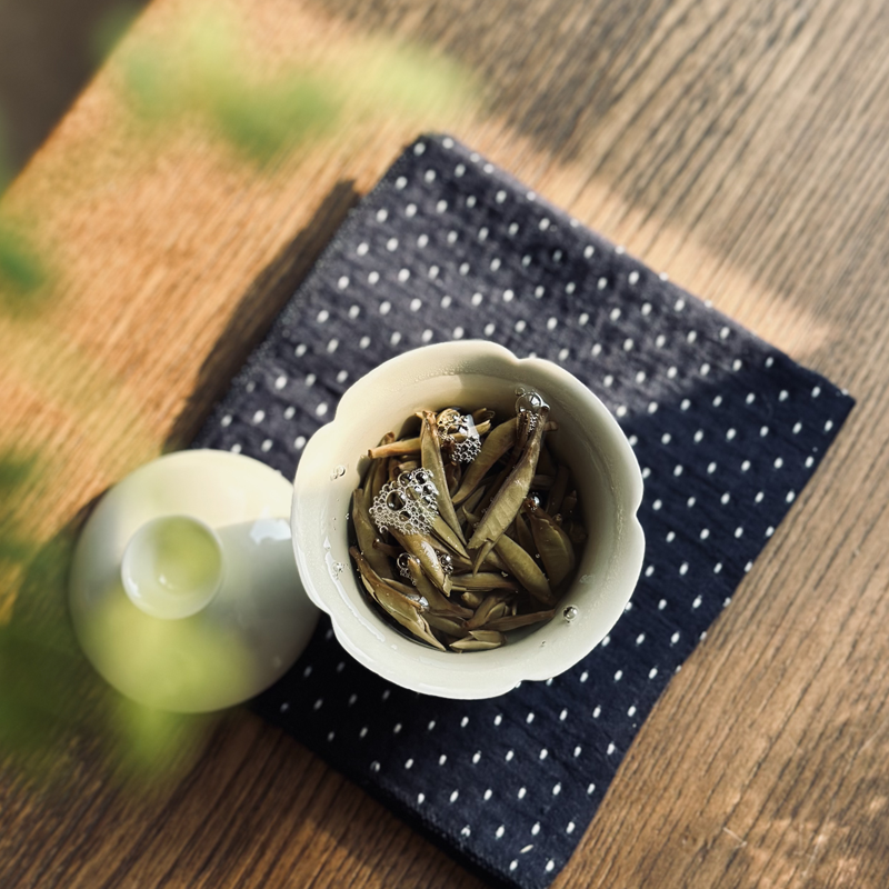 也无茶舍【景谷秧塔白龙须】云南高山月芽茶 白毫银针 大白茶单芽