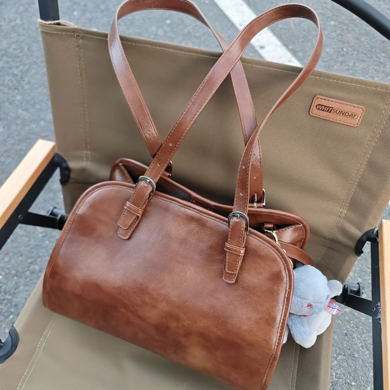 轻奢小众设计师款今年流行的爆款包包高级感女款秋冬大容量腋下包