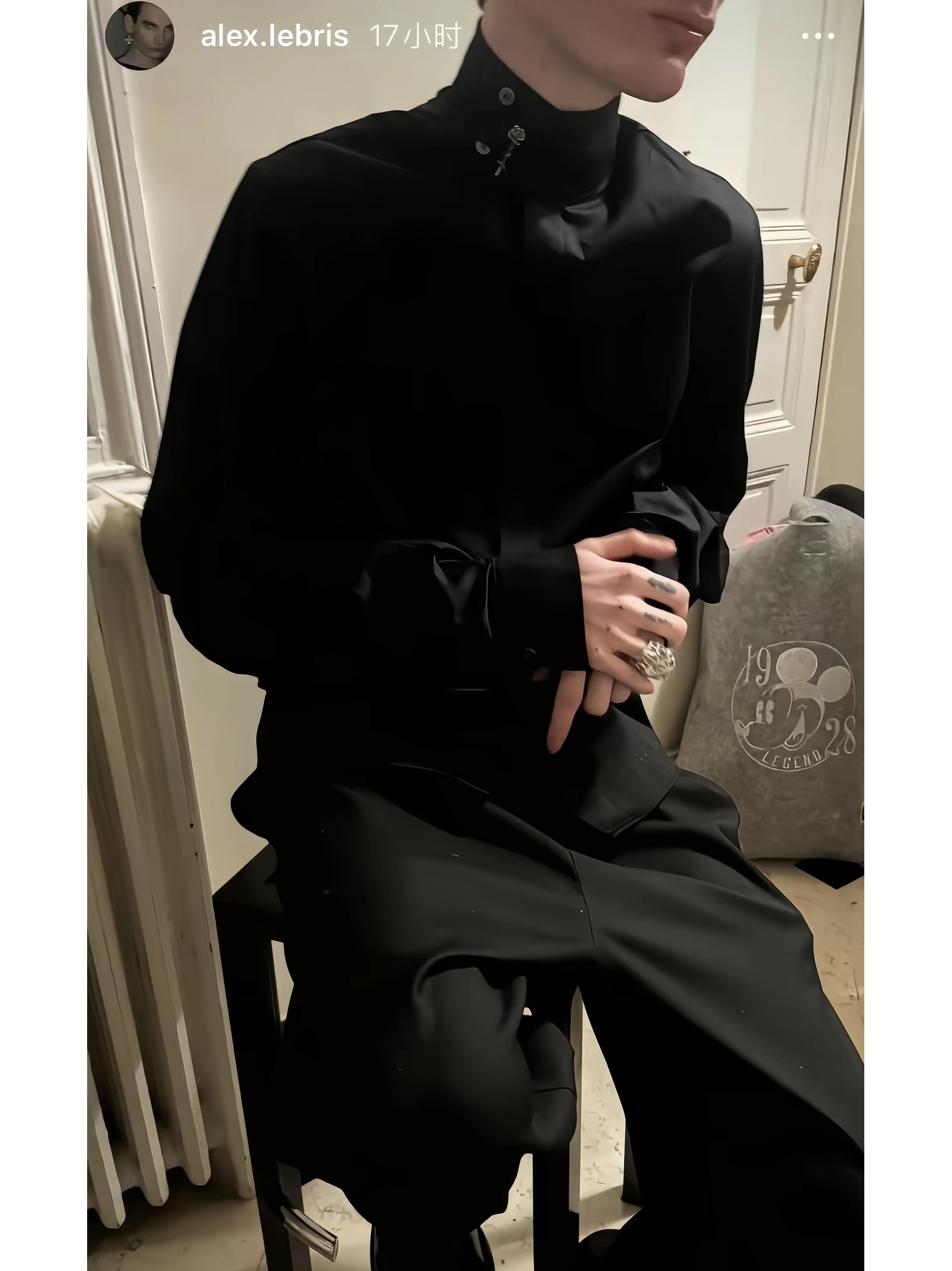 thumbnail for (ERD runway style) ERD24FW Runway Style Court-Style Evening Black Stand Collar Curved Sleeve Shirt
