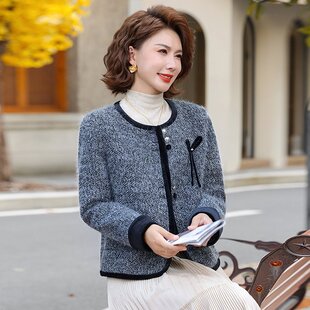 春天时尚妈妈早春外套2026新款中年纯色女款夹克中老年女春装上衣