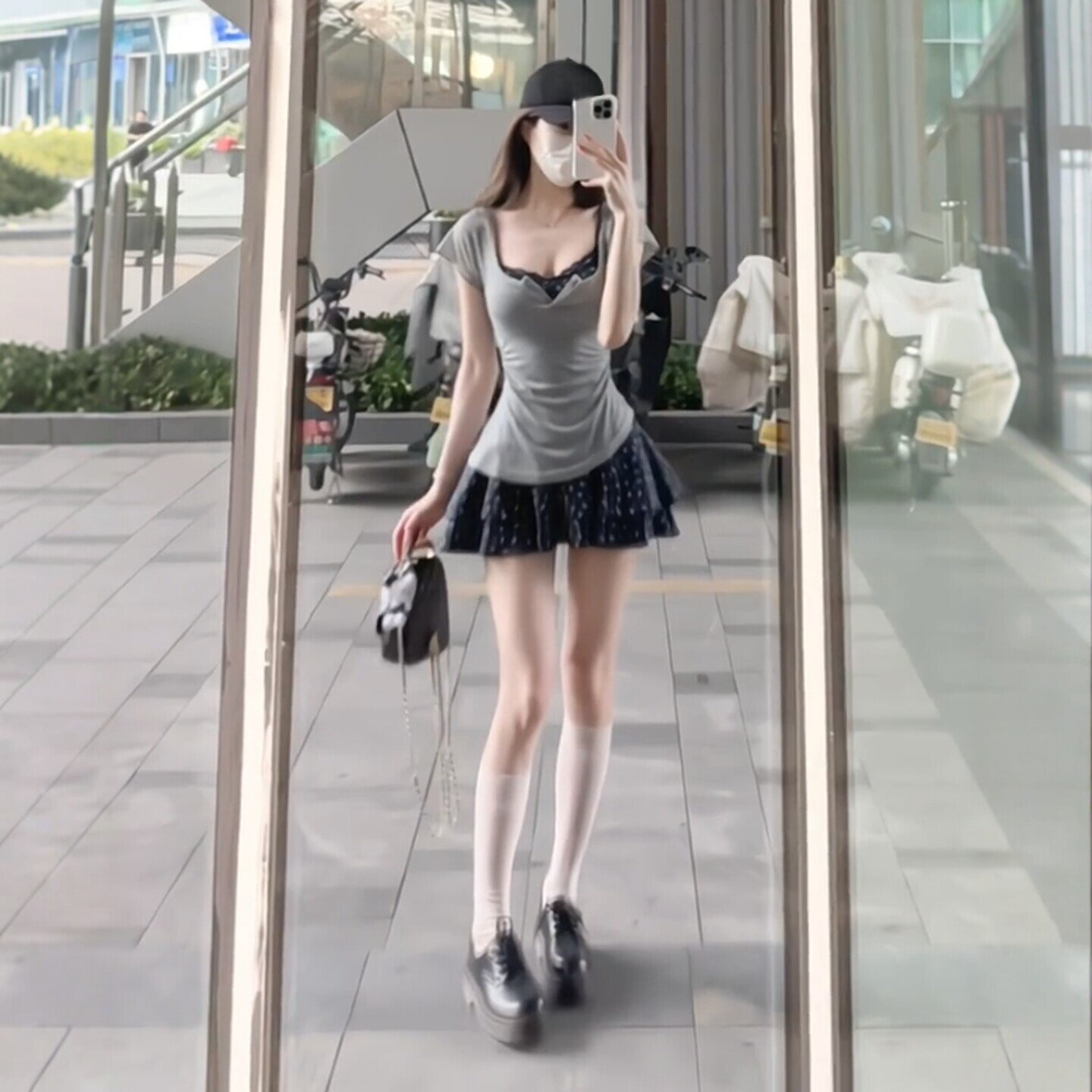 专柜韩系温柔风超好看的上衣碎花吊带连衣裙两件套绝美不撞款裙子