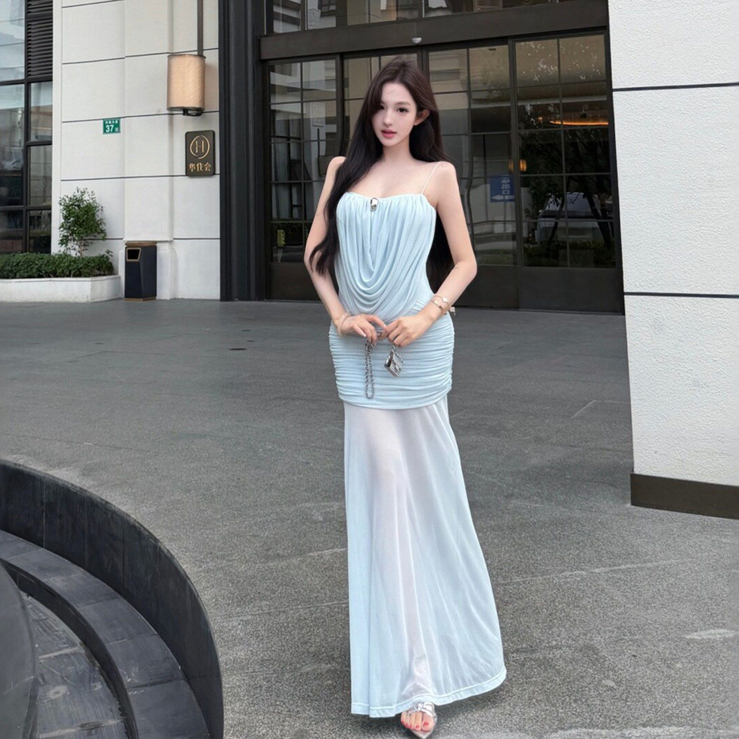 专柜纯欲穿搭性感风抹胸修身包臀长裙独特超好看的女士连衣裙2026