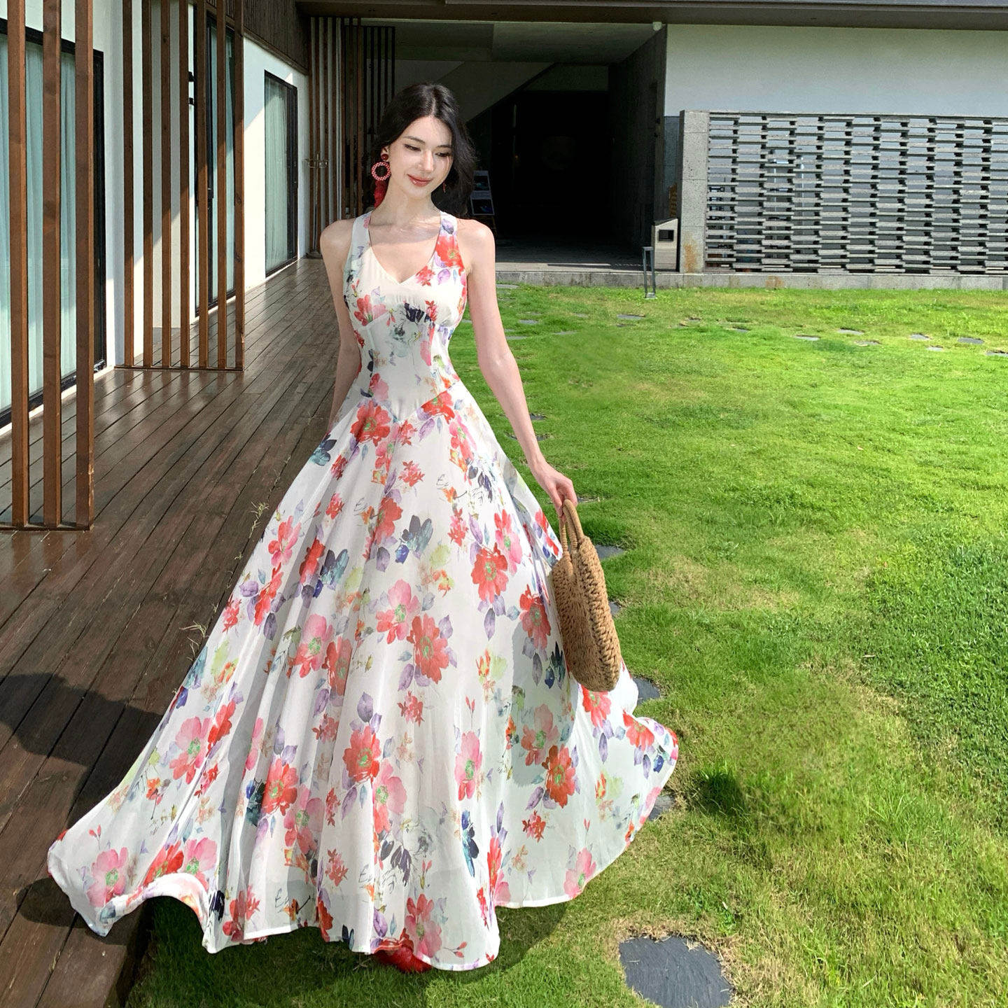 专柜旅游穿搭独特超好看的印花收腰显瘦吊带连衣裙绝美不撞款裙子
