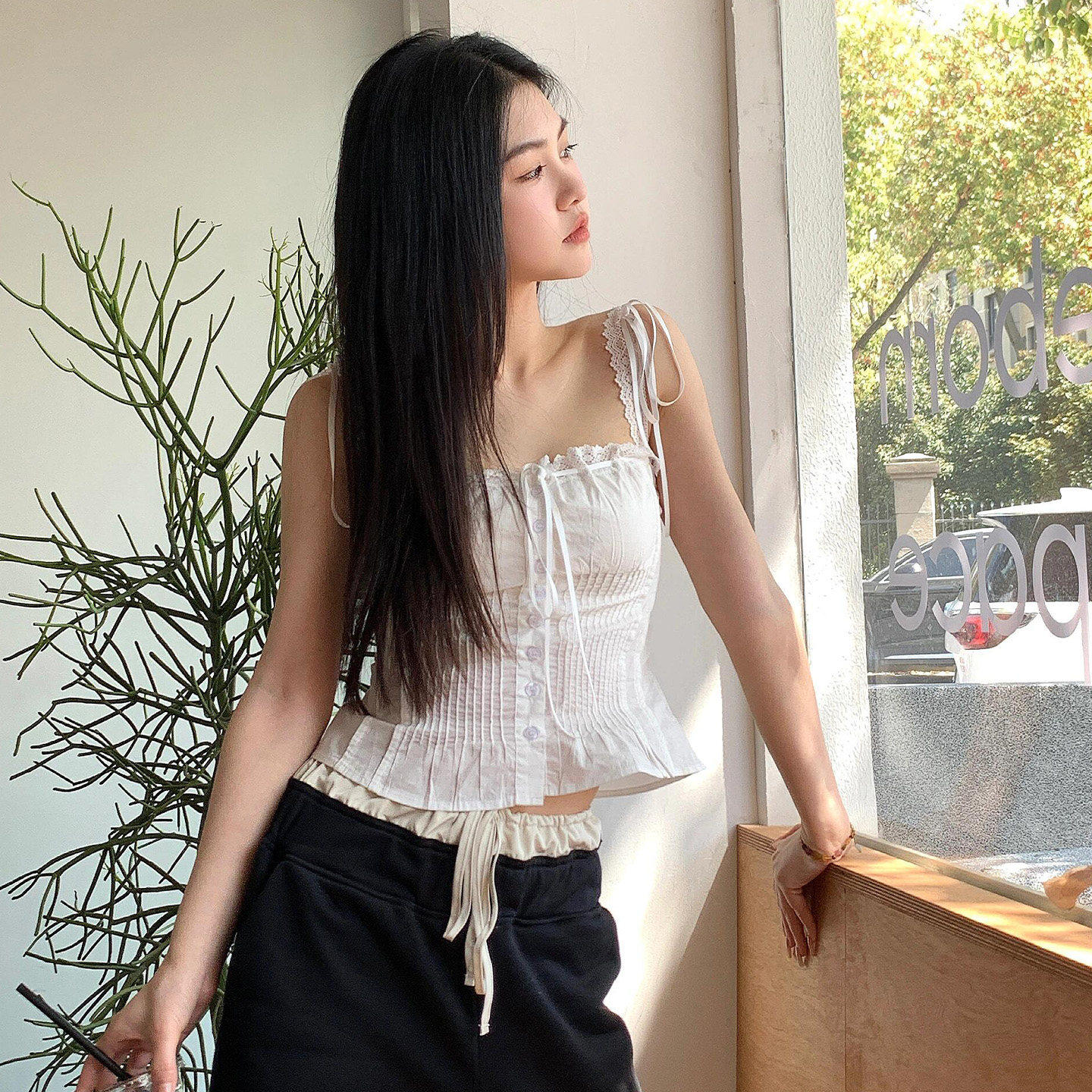 专柜白色蕾丝花边吊带背心女外穿夏辣妹修身蝴蝶结设计感收腰短款