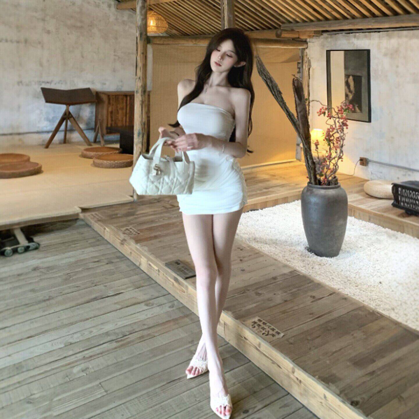 专柜纯欲穿搭性感风抹胸紧身包臀短裙小众独特超好看连衣裙26夏天