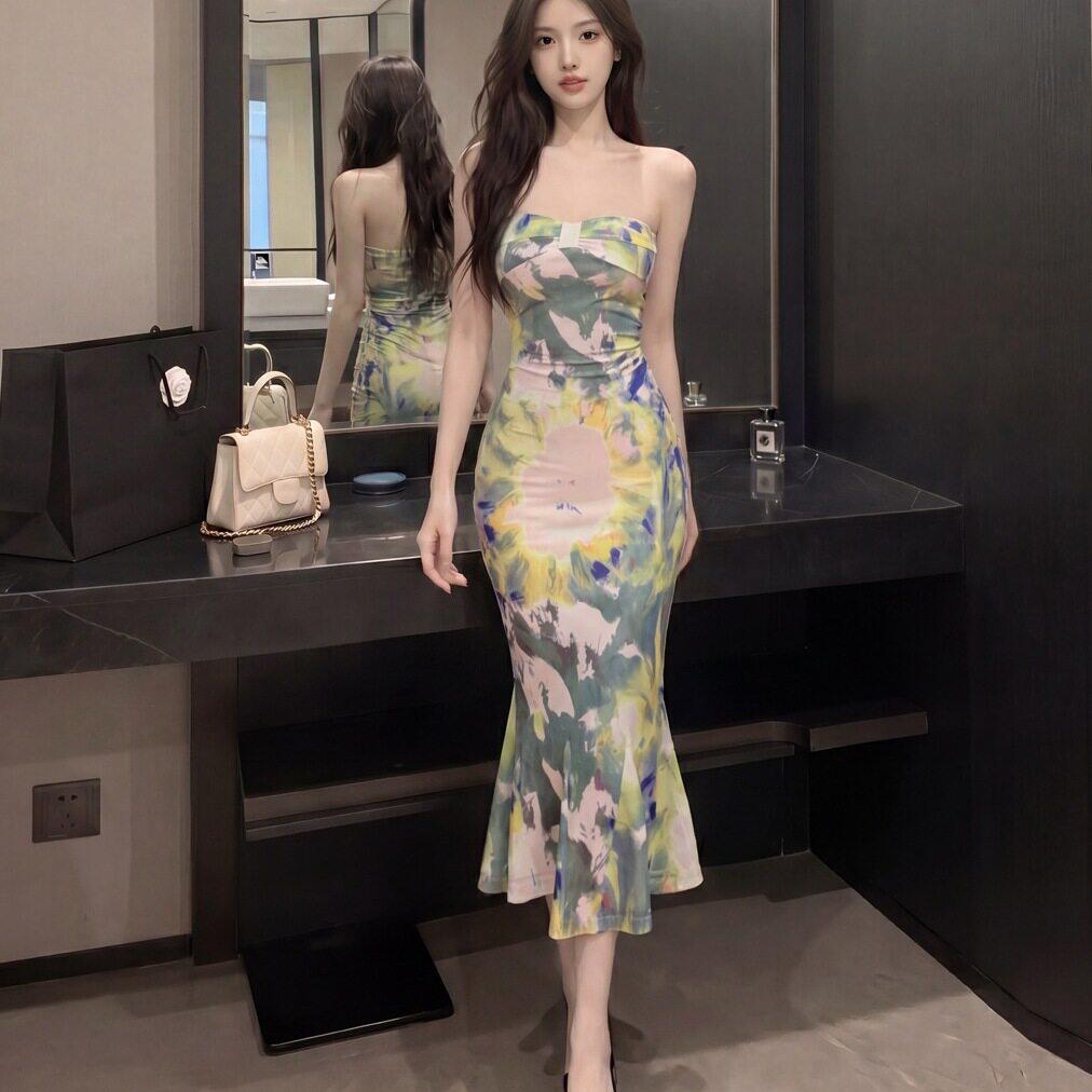 专柜碎花显瘦复古抹胸无袖连衣裙包臀收腰度假长裙设计感 鱼尾裙