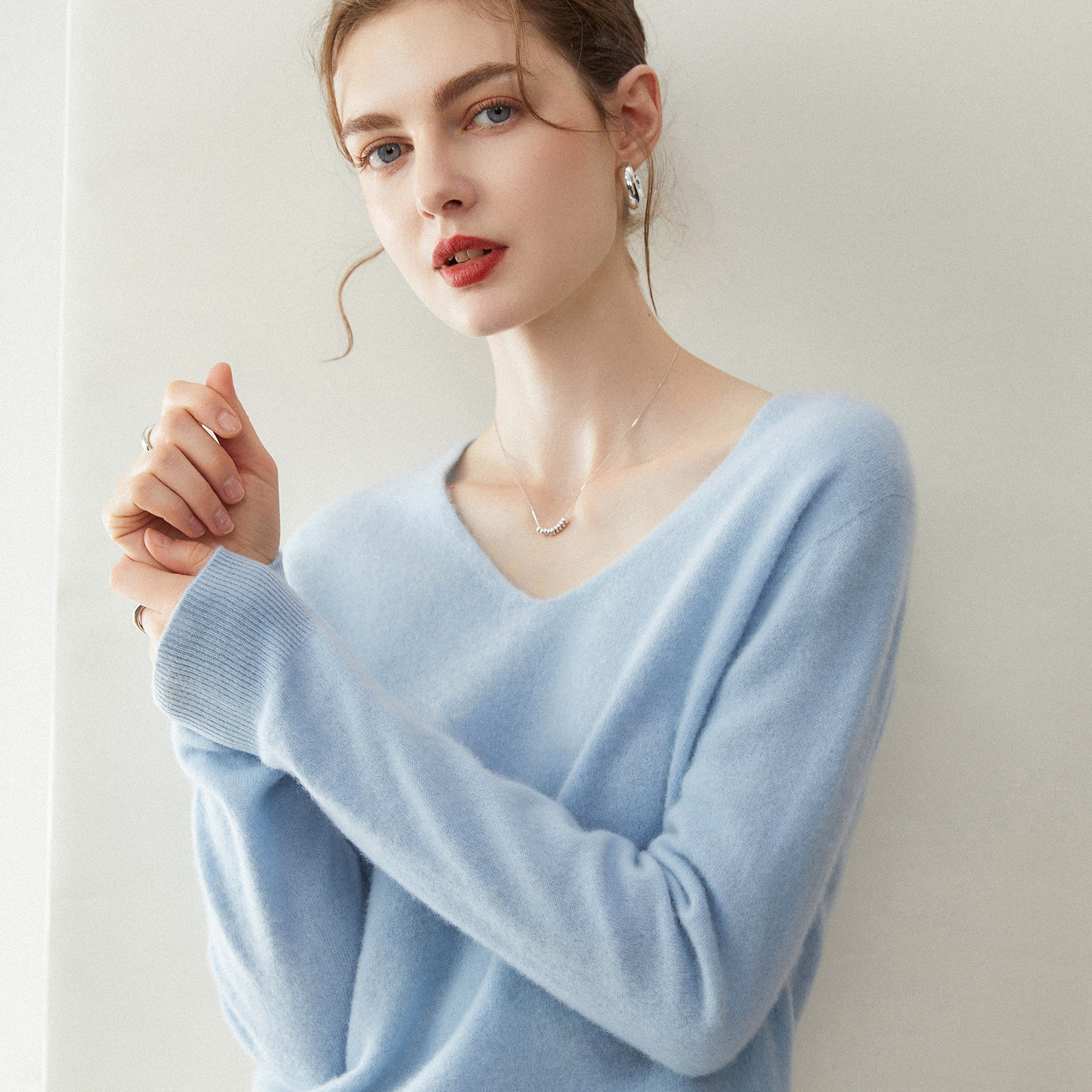 统悦长袖羊绒衫女V领打底毛衣
