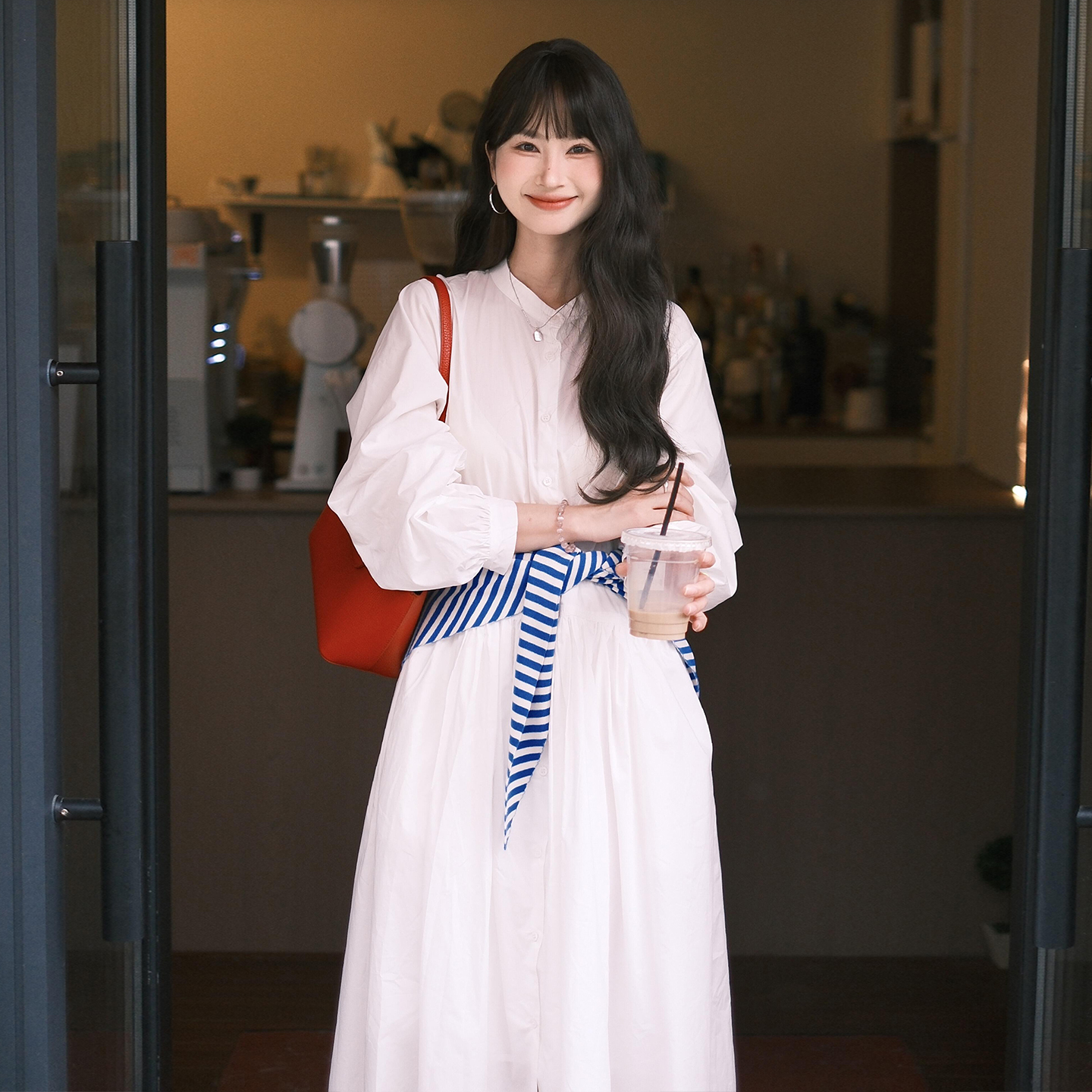 法式白色长袖衬衫连衣裙子女2025新款早秋气质高级感宽松显瘦长裙