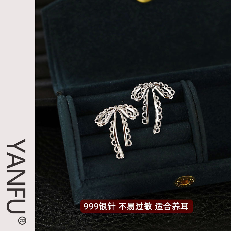 芭蕾风蝴蝶结耳钉银色丝带耳饰