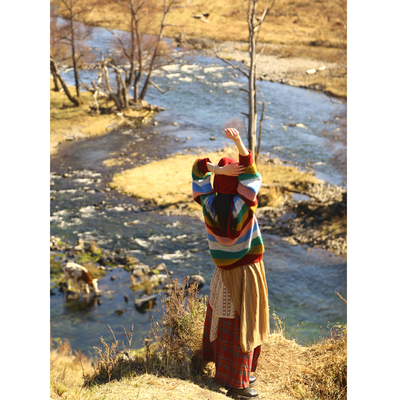 云南洱海新疆川西旅游穿搭女装彩色多巴胺毛衣开春一整套民族风