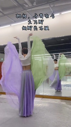 纯棉质地，舒适透气，修身显瘦