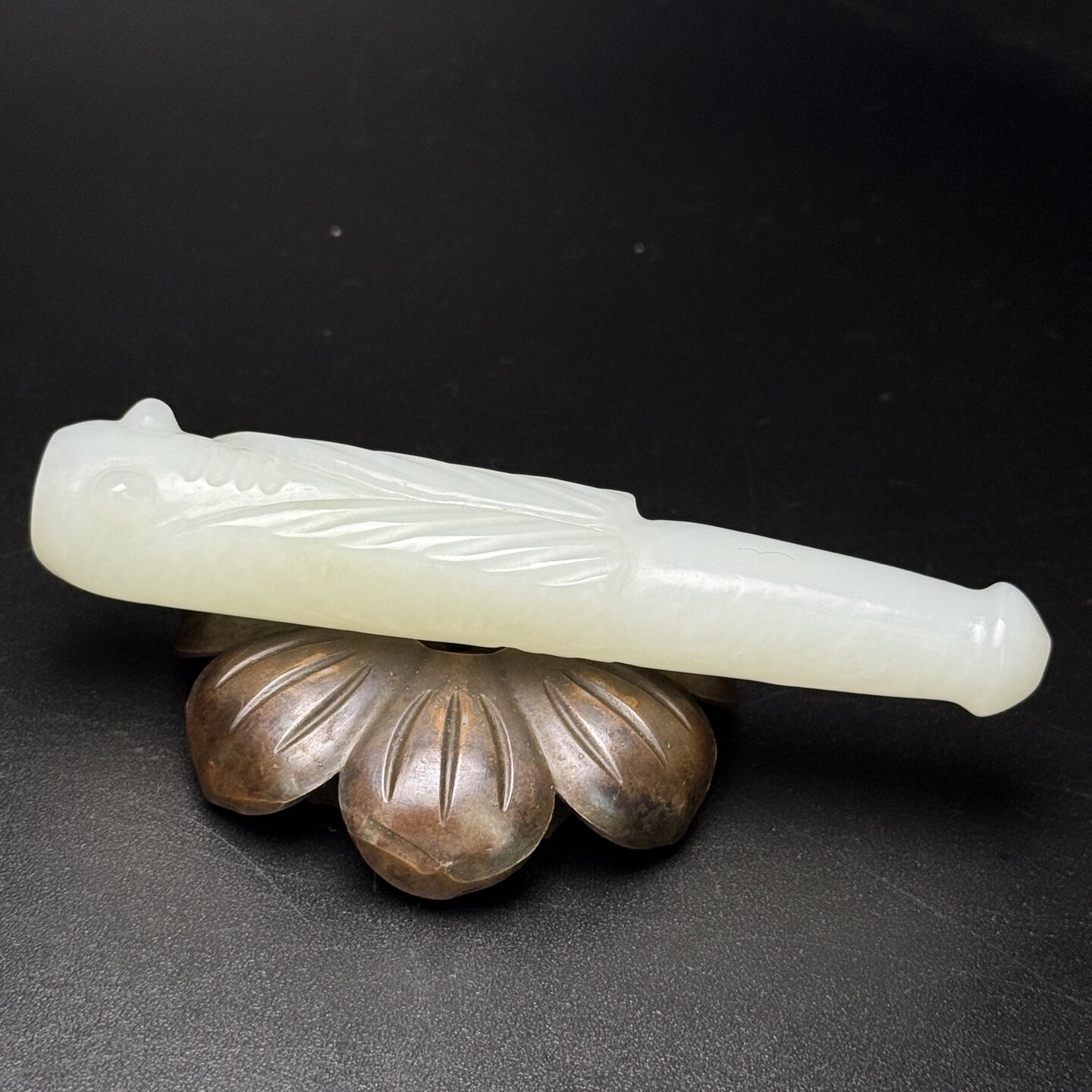 和田白玉蝉纹手工雕刻烟嘴