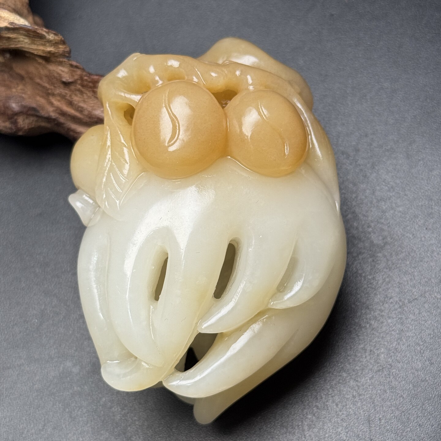 和田玉且末糖白福寿三多挂件