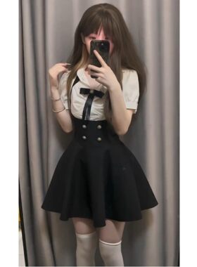 褶皱衬衫显瘦挂脖短裙辣妹套装