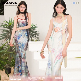 OfAkiva“植物学者”图鉴印花吊带连衣裙女斜裁外穿长裙