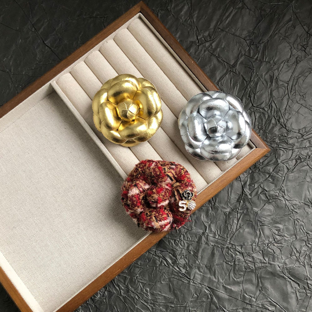 复古玫瑰山茶花朵胸针高级感精致时尚设计感小众轻奢优雅别针配饰,饰品/流行首饰/时尚饰品新,胸针,淘宝优惠券,粉丝福利购,淘宝优惠卷