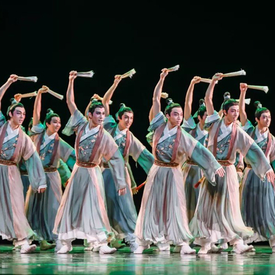 飘逸纸扇书生舞蹈服上春山男汉服