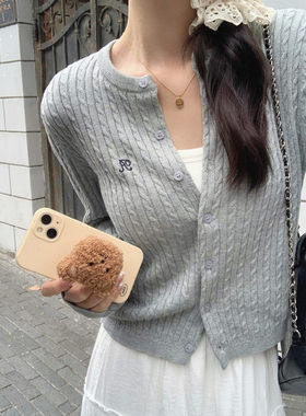 灰色针织开衫短款女小个