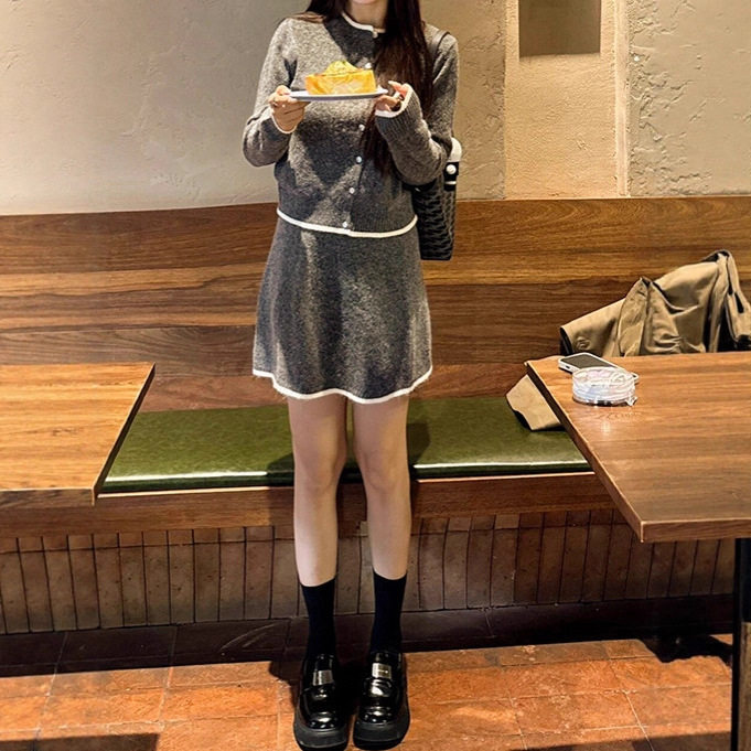 小香风针织内搭连衣裙子女2025新款秋冬季韩系高级感穿搭一整套装