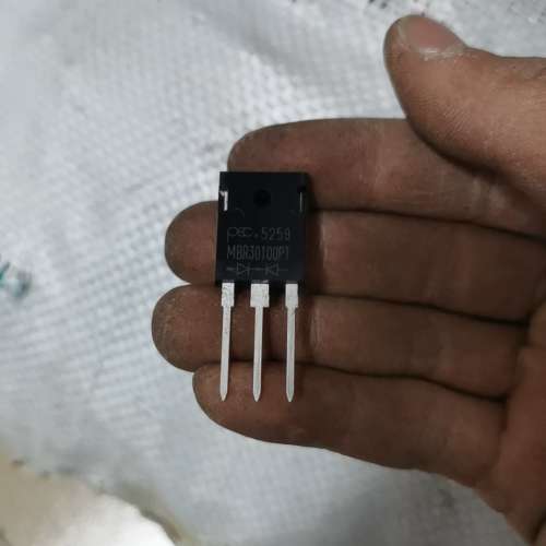 议价全新：MBR30100PT    55个，成色不是很好，58