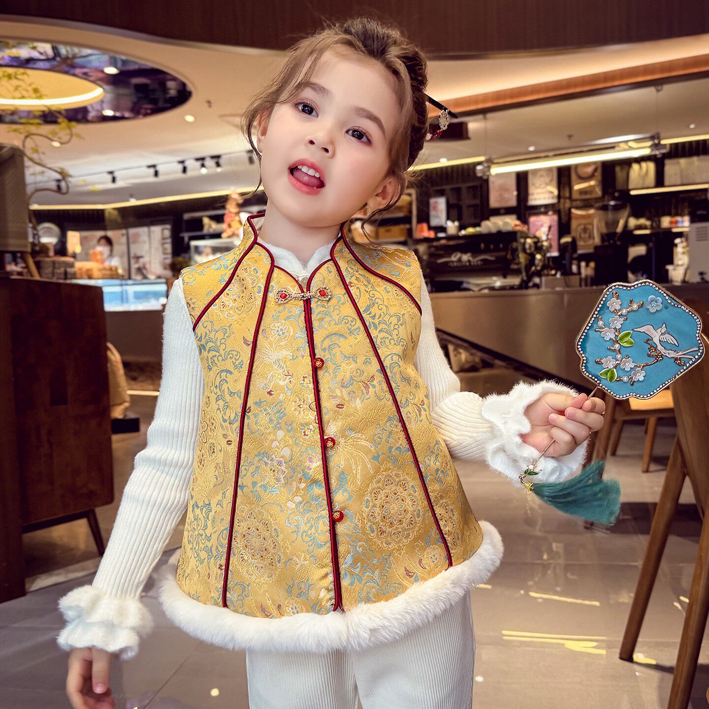 女童新年马甲冬2025新款儿童国风新中式织锦提花夹棉背心女孩外套,童装/婴儿装/亲子装,唐装,淘宝优惠券,粉丝福利购,淘宝优惠卷