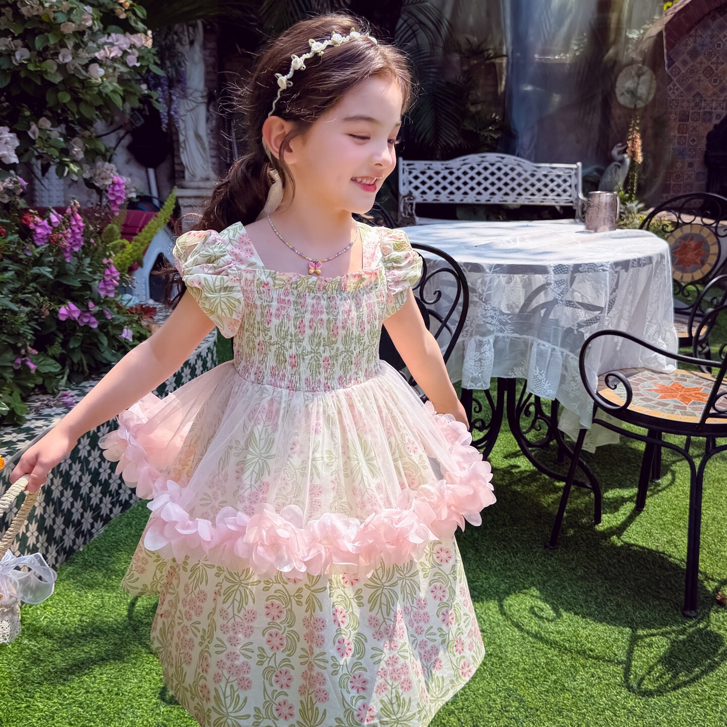 女童连衣裙夏装2026新款儿童泡泡袖碎花裙女宝蓬蓬网纱花瓣公主裙