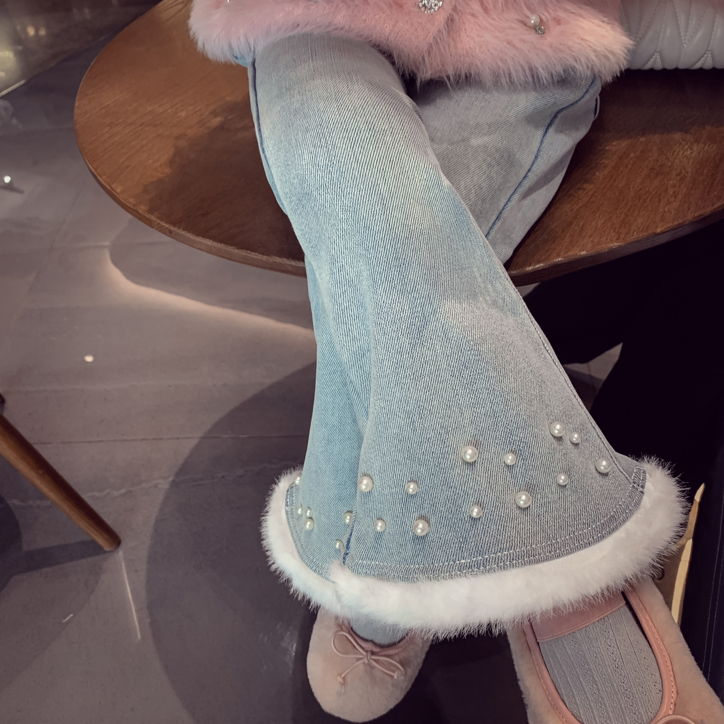 女童珍珠喇叭牛仔裤子